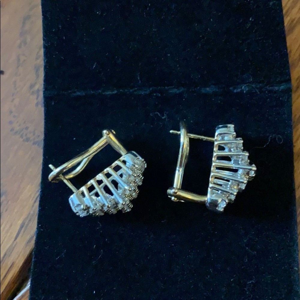 Diamonds earring PRICE FIRM❤️ - Picture 6 of 6